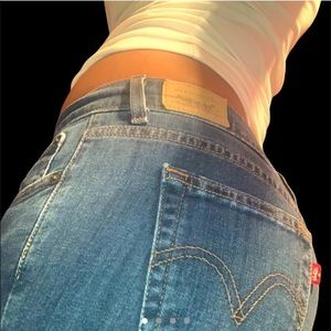 VINTAGE LEVI 505 BOOTCUT JEANS 🌀